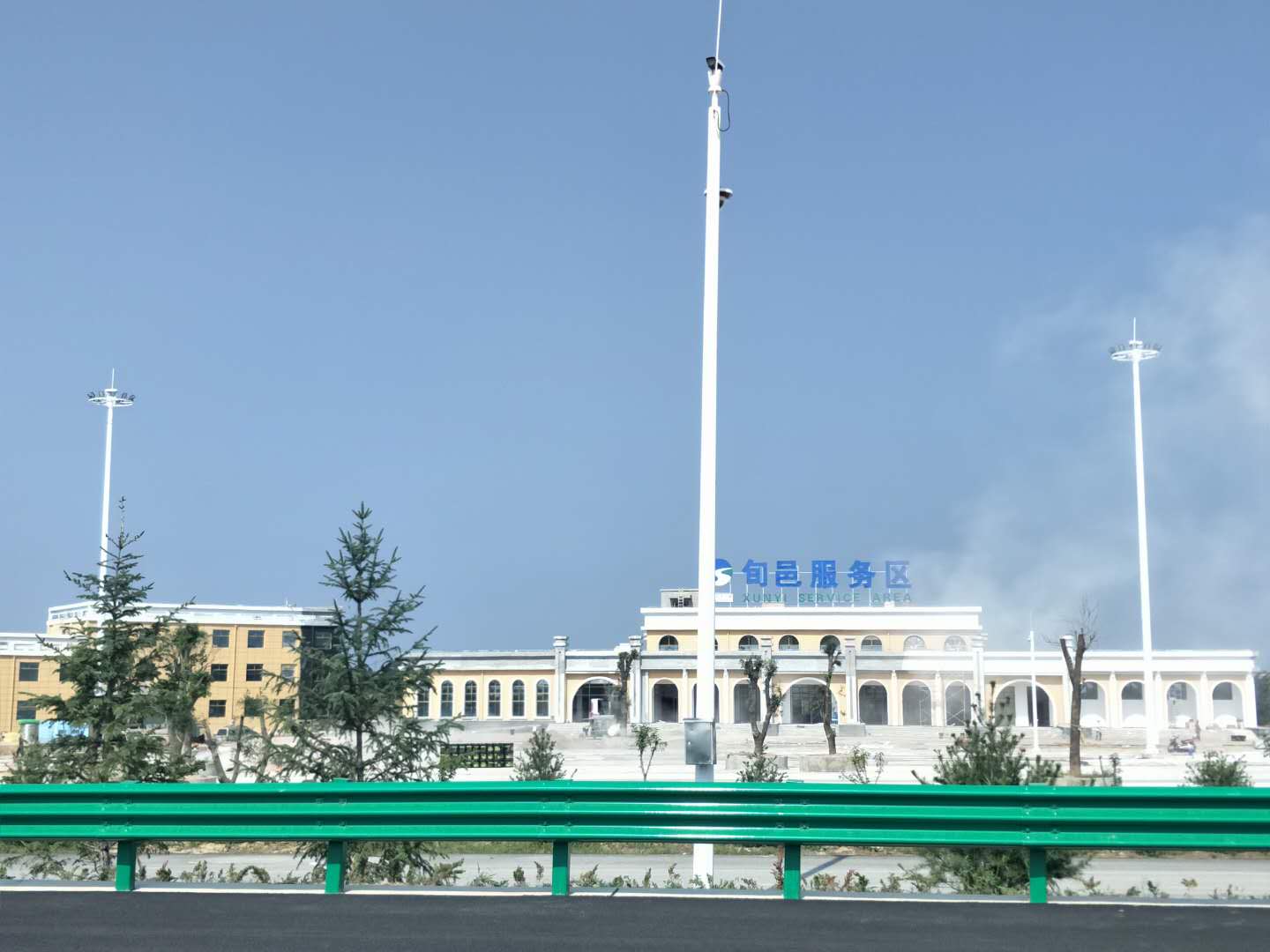 旬邑服務區30高桿燈項目